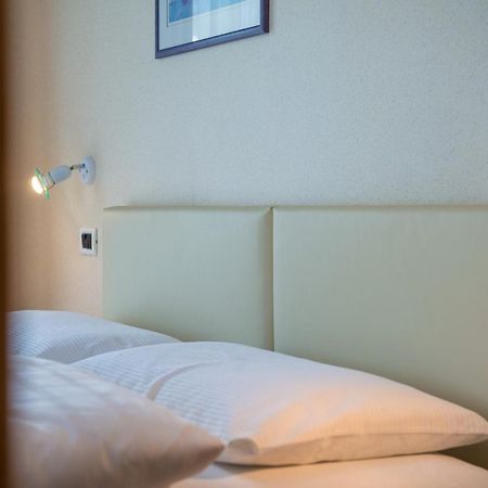 Hotel Nocker Toblach Exterior foto